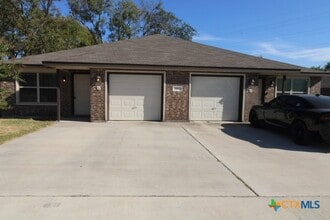 Building Photo - 911 Brookview Dr