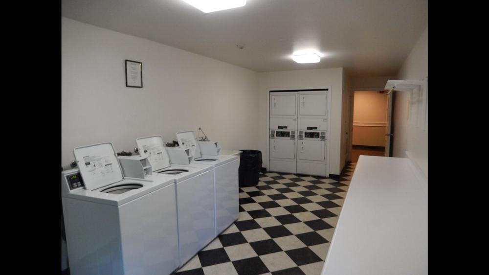 Building Photo - 1919 Prairie Sq