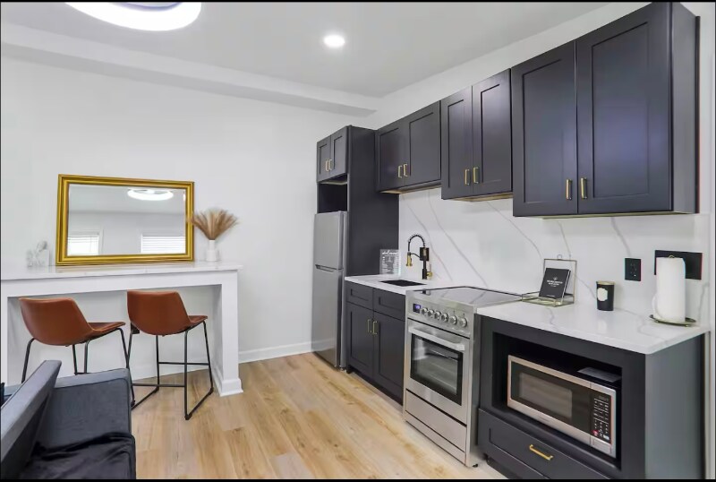 Building Photo - 1698 Beechwood Blvd SW