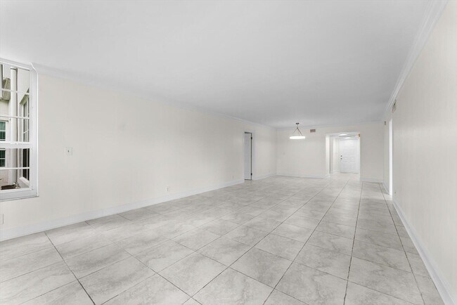 Building Photo - 4240 Oaks Terrace