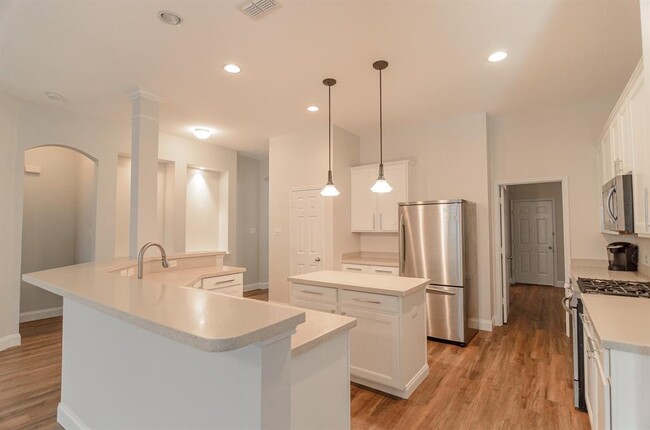 Building Photo - 10733 Vista Heights Blvd