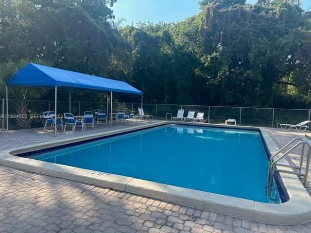 Building Photo - 9450 Live Oak Pl