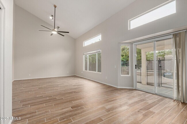 Building Photo - 4522 E Rowel Rd