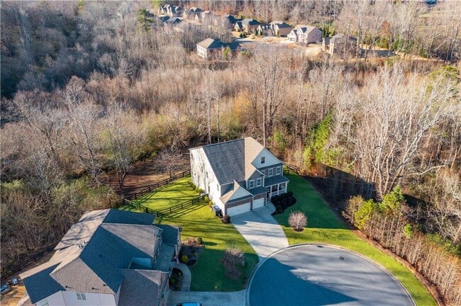 Building Photo - 5875 Chestnut Dr