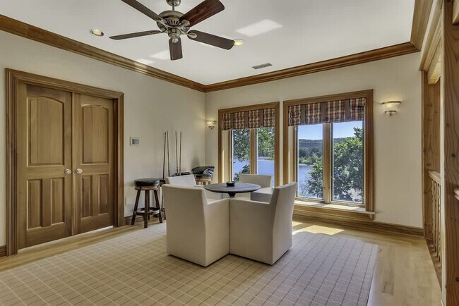 Building Photo - 1774 State Hwy UU