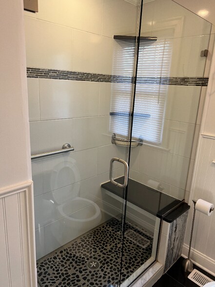 Building Photo - 80 Figlar Ave