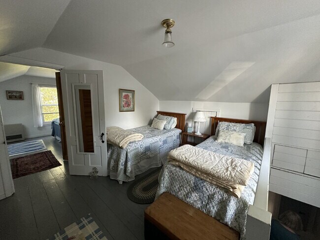 Building Photo - 2BR WINTER RENTAL, Fully Furnished– Heat Included, Near Downtown Kennebunkport