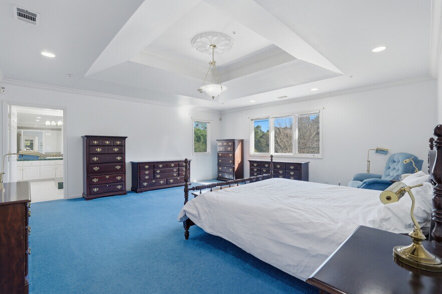 Building Photo - 544 Sunset Way