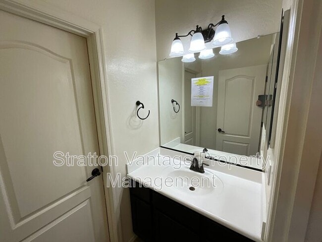 Building Photo - 3432 E Russell St