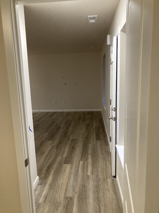 Building Photo - 1812 S 250th St