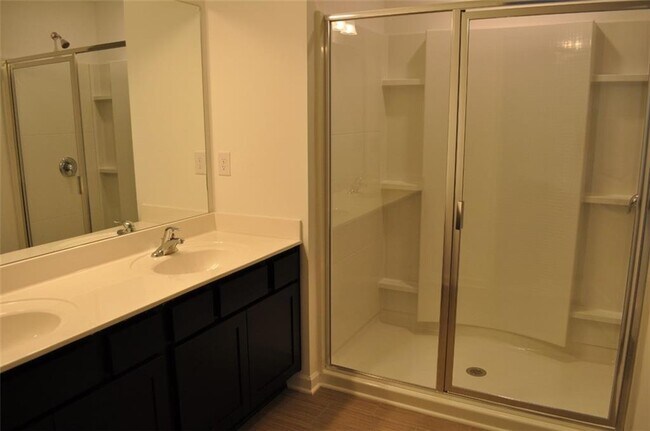 Building Photo - 5745 Thornton Dr