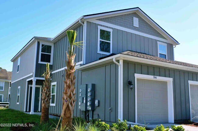 Building Photo - 9543 Star Dr