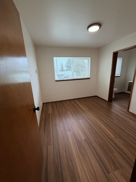 Building Photo - 1045 3rd Ave