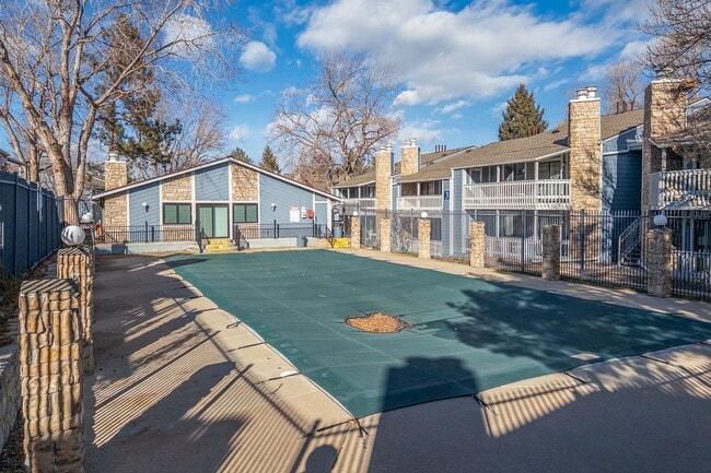 Building Photo - CHARMING 1-BED CONDO NEAR HIGHLINE CANAL TRAIL, $0 DEPOSIT OPTION