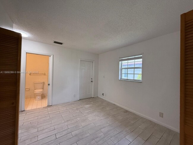 Building Photo - 1592 NW 7th Terrace