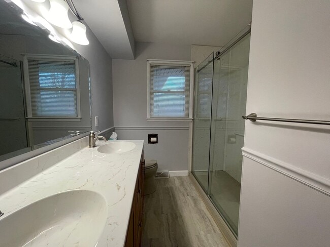 Building Photo - Three Bedroom Home in Richland