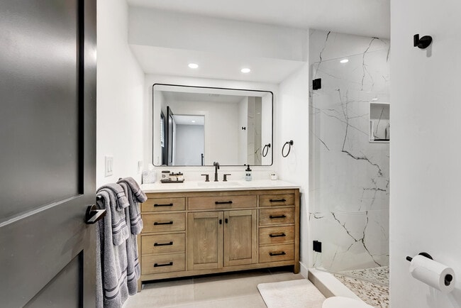 Building Photo - 320 NW 3rd Ave