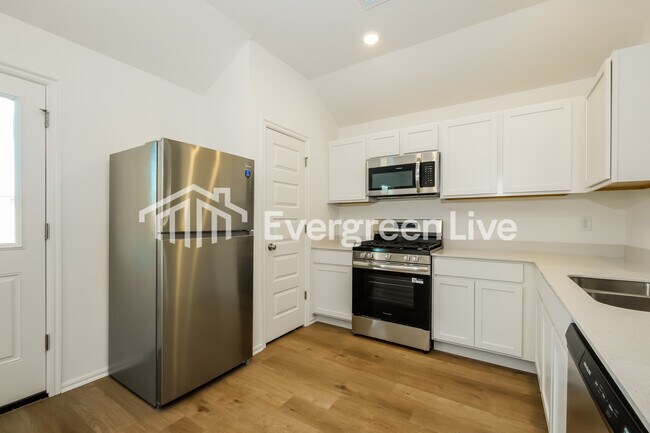 Building Photo - 4005 Olivia St