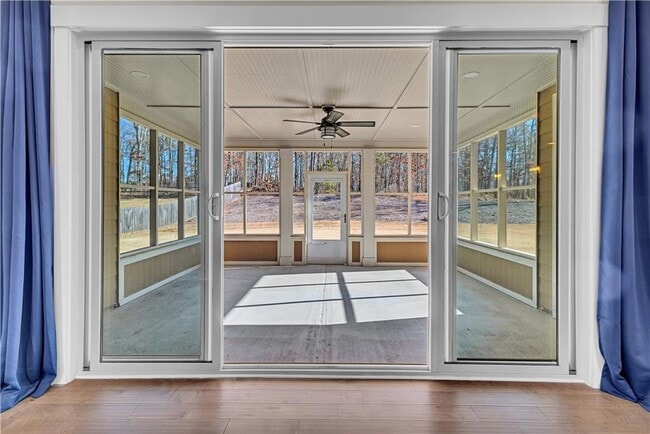 Building Photo - 212 Blue Point Pkwy