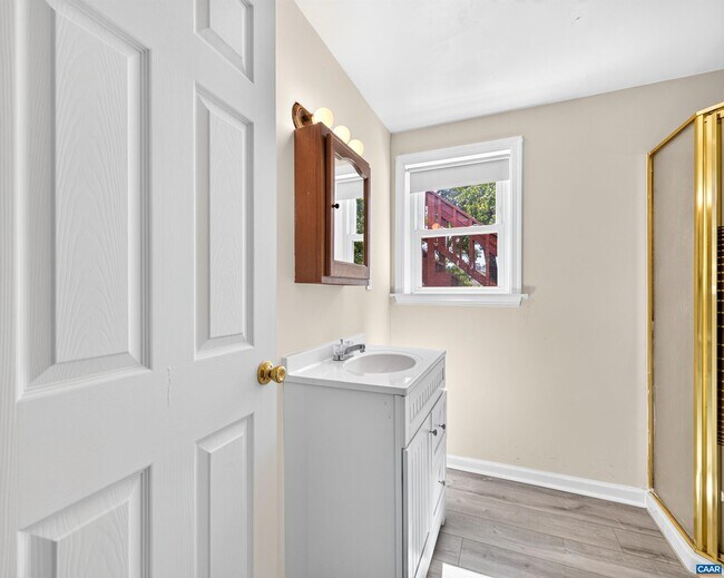 Building Photo - 308 Eastbrook Dr
