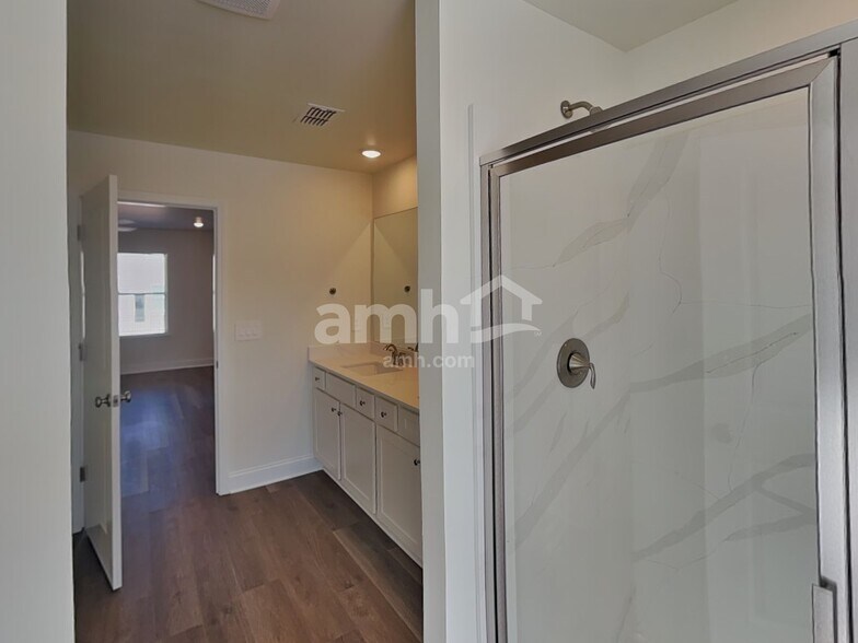 Building Photo - 3504 Shane Hill Rd SW