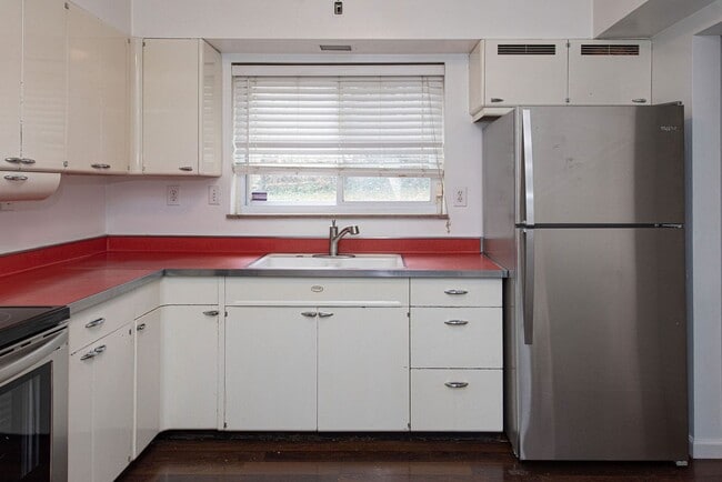 Building Photo - 3031 Irvella Pl