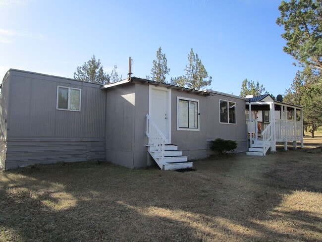 Building Photo - Manufactured Home and ADU on Lower End of Juniper Canyon - Available Now!