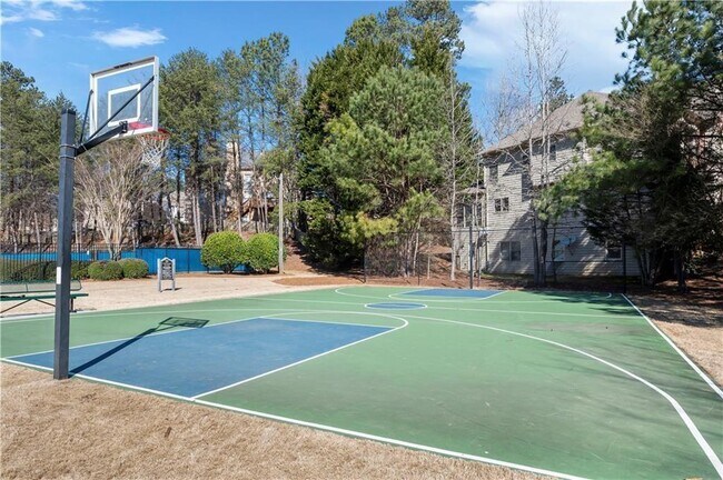 Building Photo - 3010 Lakeside Ct
