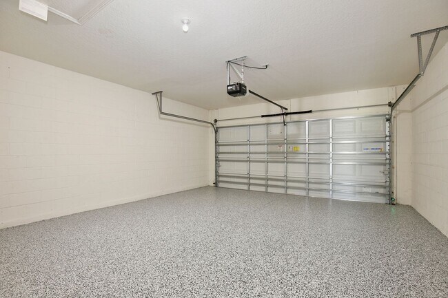 Building Photo - Move-In Ready 2BR/2BA Villa with Den + 2-Car Garage | Lake Nona Adjacent | Suncrest at St. Cloud