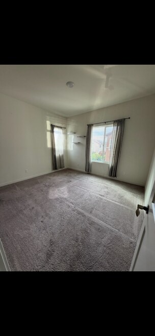 Building Photo - 1065 Swarthmore Ct