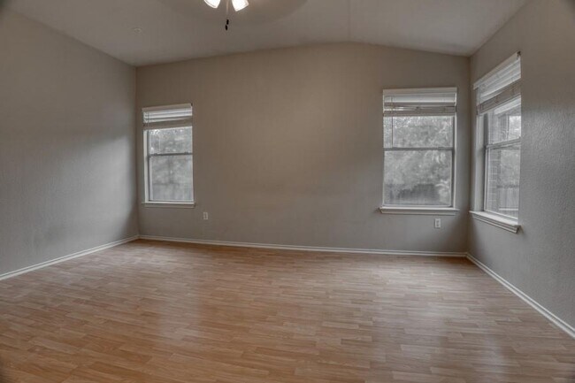 Building Photo - 620 Paso Fino Trail