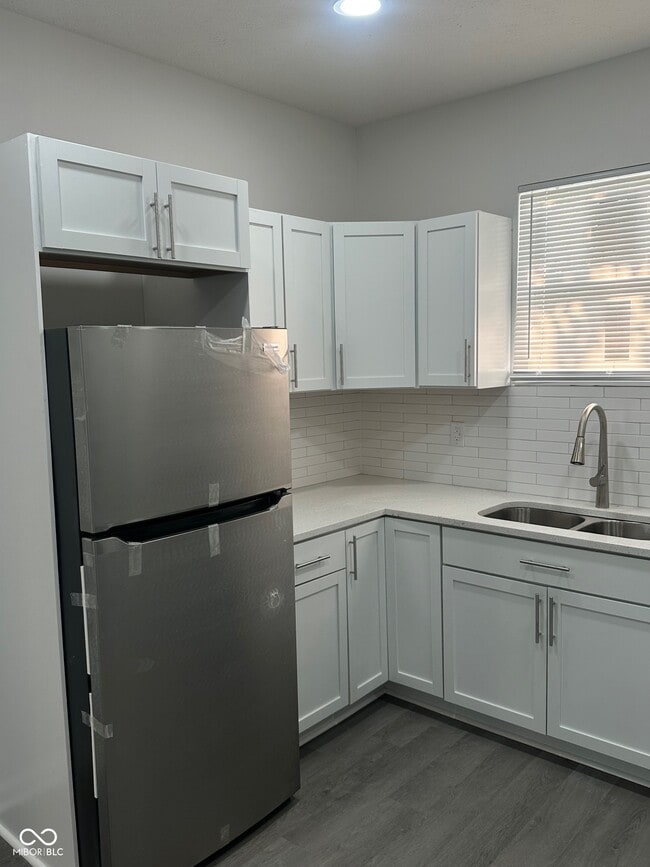 Building Photo - 2127 Haines Ave