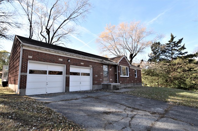 Building Photo - 6527 Troup Ave