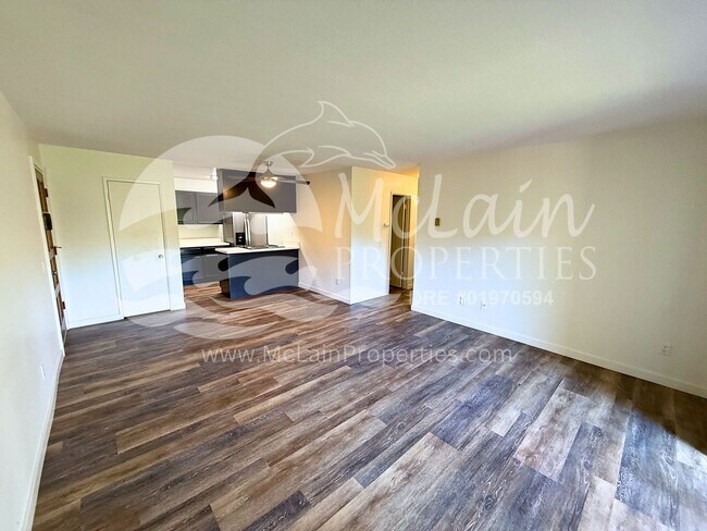 Building Photo - The Grove 2bd/1ba, Corner Unit