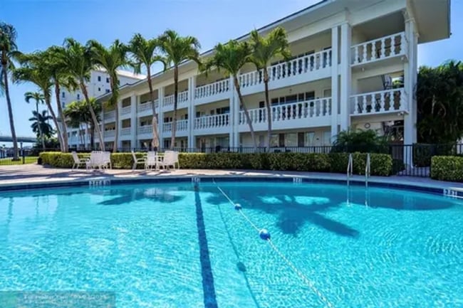 Building Photo - Charming 1-Bedroom Apartment Near Intracoa...