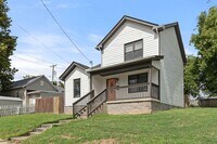Building Photo - 1006 10th Ave N