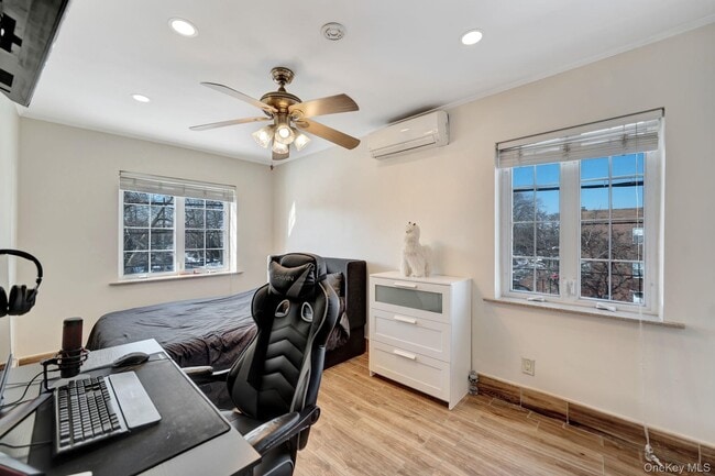 Building Photo - 1701 Burnett St