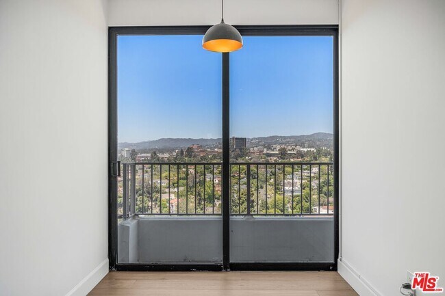 Building Photo - 10501 Wilshire Blvd