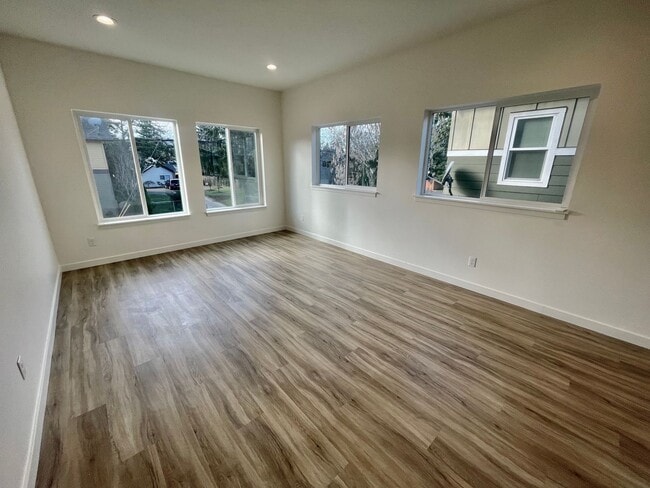 Building Photo - Half Month Free – Modern 3BR Townhome with...