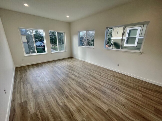 Building Photo - Spacious 2BD + Bonus Room Condo in Powellh...