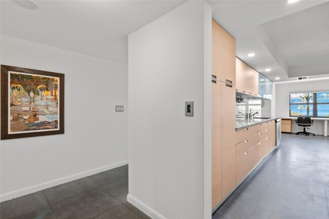 Building Photo - 4900 N Ocean Blvd