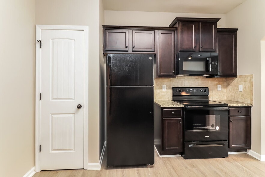 Building Photo - 613 Beaujolais Ct