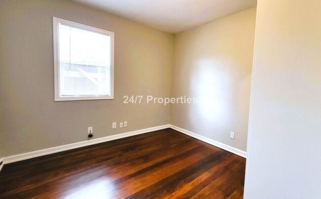 Building Photo - Inviting 3 BD | 2 BA Home with Big Backyard in West Linn