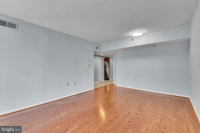 Building Photo - 1001 N Randolph St