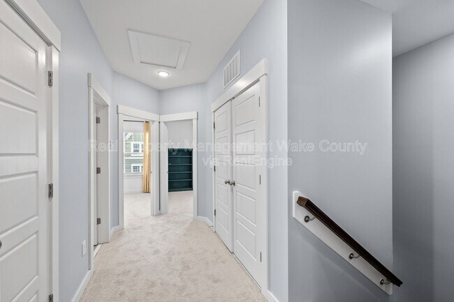 Building Photo - 410 Triumph Ln