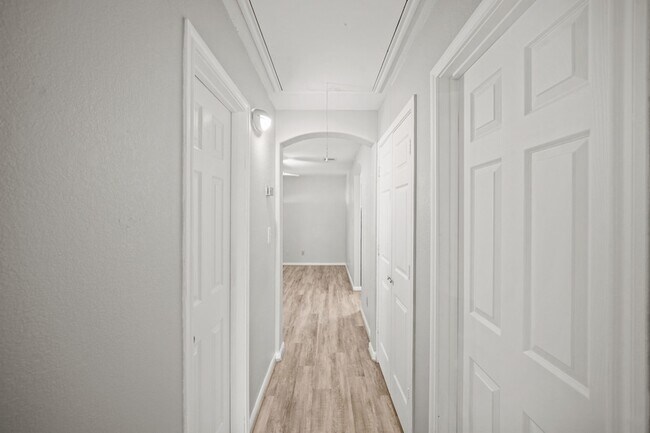 Building Photo - 4636 Mayflower St
