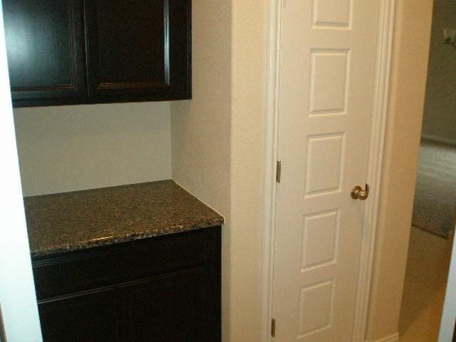 Building Photo - 270 Crooked Creek