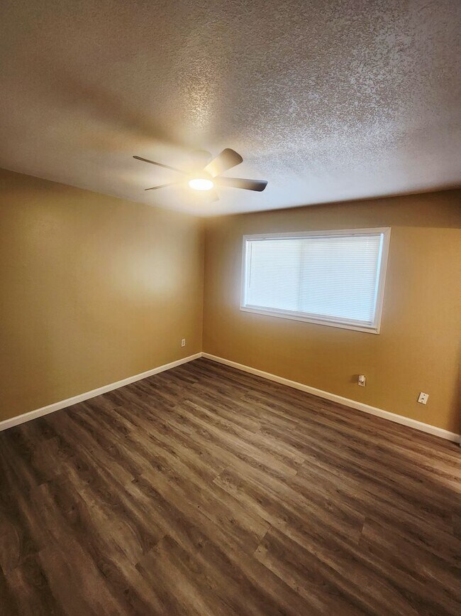 Building Photo - 5274 Heritage Dr
