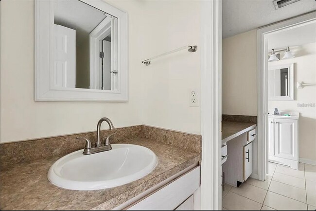 Building Photo - Rental Unit in Daytona Beach offering easy access to major roadways including I-95 and I-4