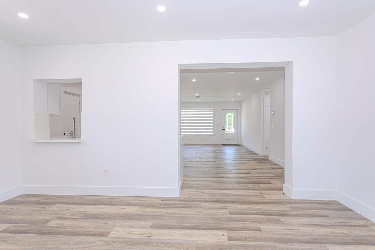 Building Photo - 1717 16th Ct N